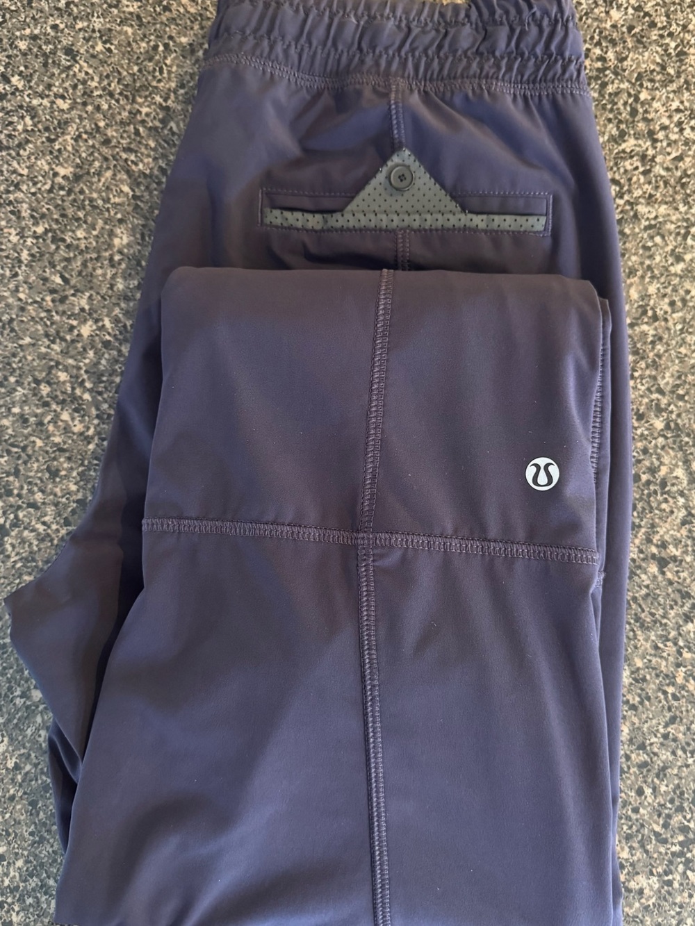 Lululemon Track to Reality II pant, size 4 Navy blue